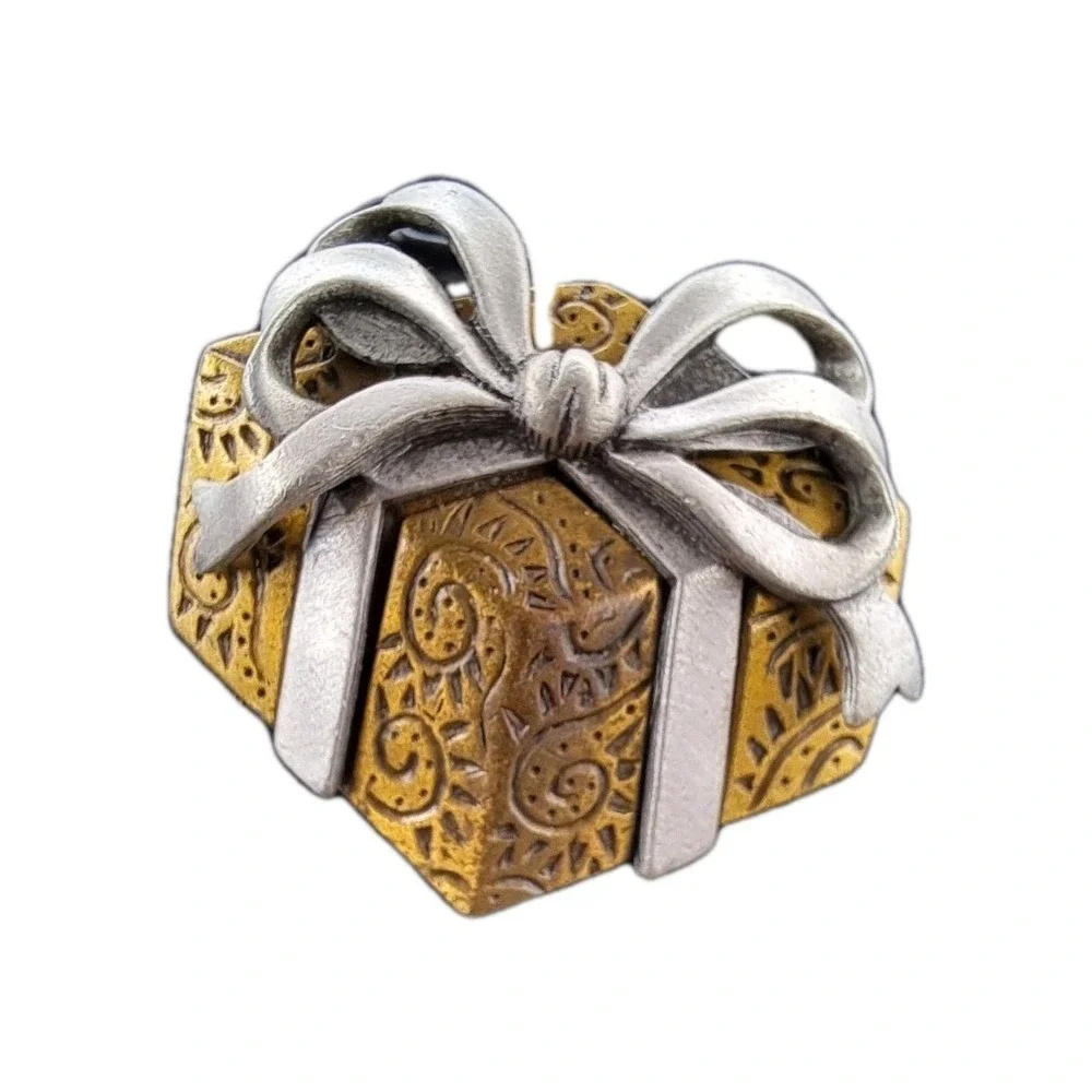 Vintage JJ JONETTE Two Tone Wrapped Package Gift Bow Pin/Brooch Signed
